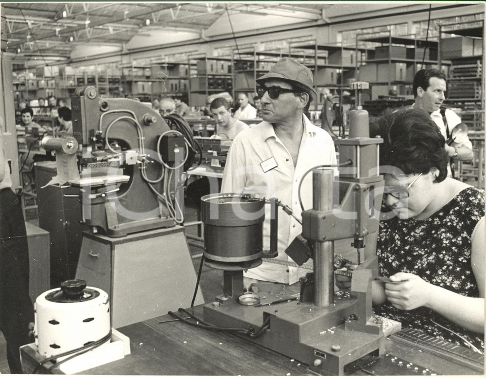 1965 CANTAGIRO ANCONA Renato RASCEL visita fabbrica di fisarmoniche FARFISA Foto