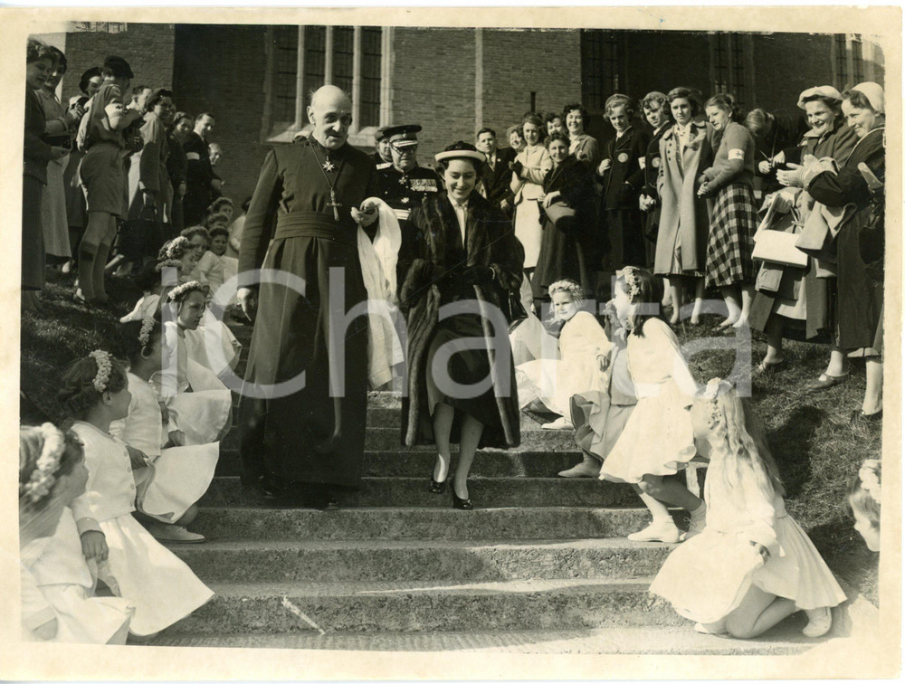 1955 GUILDFORD - Princess Margaret leaves the Cathedral after the service *Photo