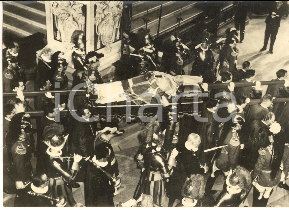 1958 ROMA Funerali papa Pio XII - Trasporto salma verso la tumulazione *Foto
