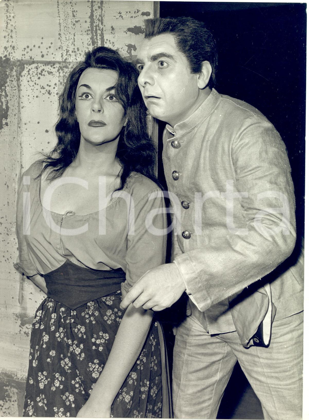 1960 LONDON Covent Garden - Marie COLLIER Geraint EVANS in"Wozzeck" *Photo 15x20 Fotografia d'epoca con didascalia coeva al verso. CONDIZIONI: G (ma lievi increspature superficiali)FORMATO: 15x20 cm     originale e autentica 1