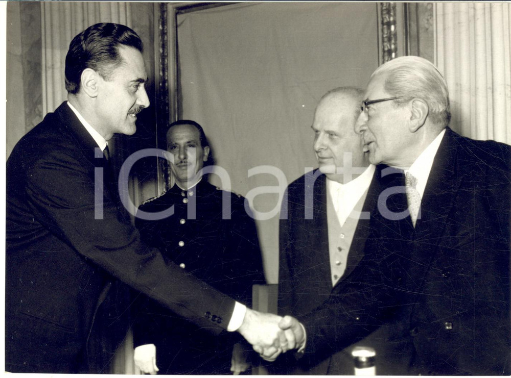 Fotografia d epoca originale 1959 MILANO Premio OLIVETTI di Architettura  Franco ALBINI vincitore  Foto 1