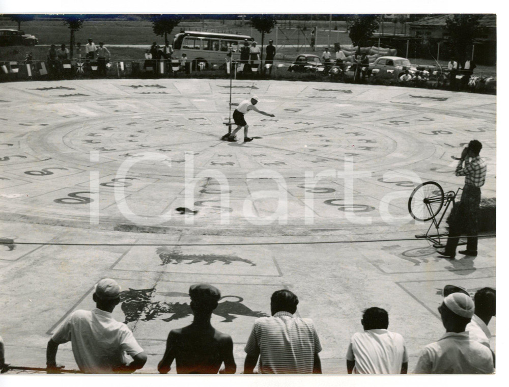 1955 MONZA IV Campionato europeo di automodelli - Veduta del campo di gara *Foto Fotografia d'epoca con didascalia coeva al verso. CONDIZIONI: GFORMATO: 18x13 cm     originale e autentica 1