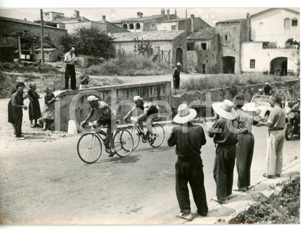 1957 CICLISMO - VUELTA A ESPANA Bernardo RUIZ e André DARRIGADE nelle campagne