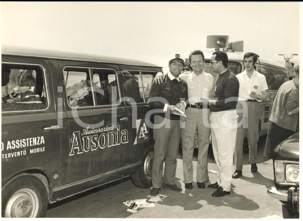 1968 s.l. CANTAGIRO Claudio VILLA con Alighiero NOSCHESE durante una sosta