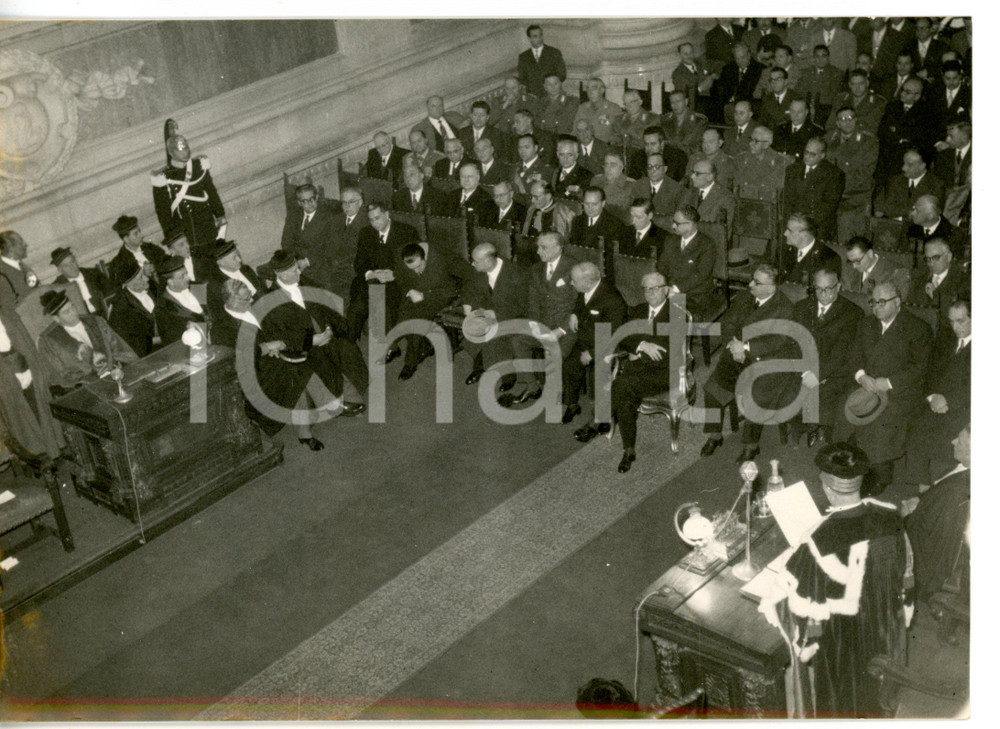 1958 ROMA Palazzo Giustizia - Inaugurazione anno giudiziario - Giovanni GRONCHI Fotografia d'epoca con didascalia coeva al verso. CONDIZIONI: FAIR (bassa qualit&agrave; di stampa)FORMATO: 18x13 cm     originale e autentica 1