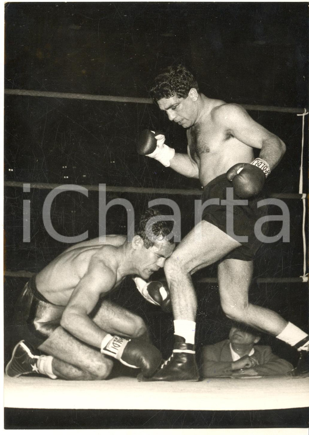 1956 MILANO BOXE Duilio LOI batte Fred GALIANA per ko - Fotografia 13x18 cm