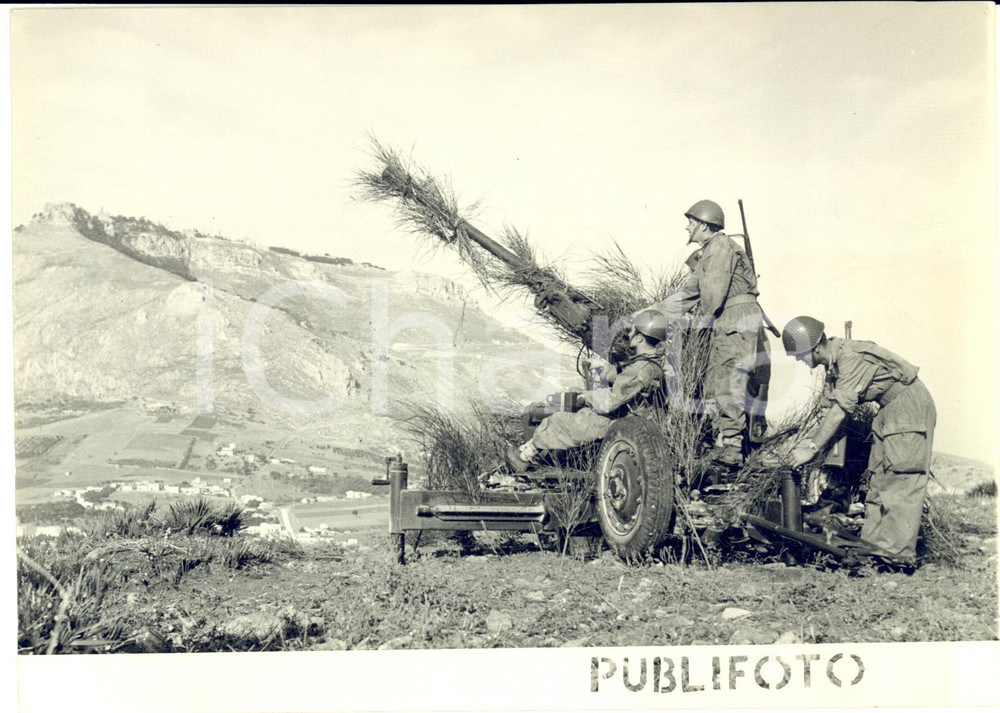 1955 ca ESERCITO ITALIANO SICILIA - Militari in esercitazione con mitragliatrice