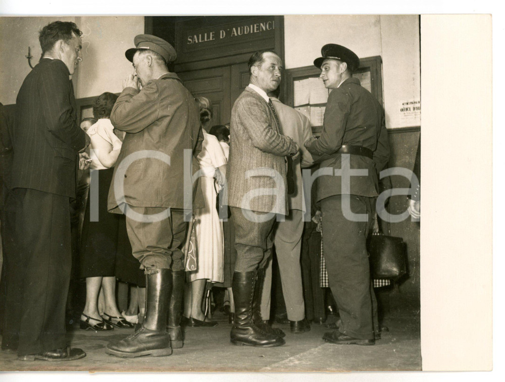 1953 DREUX Processo a Paul-Félix ARMAND-DELILLE per epidemia mixomatosi - Foto Fotografia d'epoca con didascalia coeva.  CONDIZIONI: G (ma minimi difetti di stampa) FORMATO: 18x13 cm      originale e autentica 1