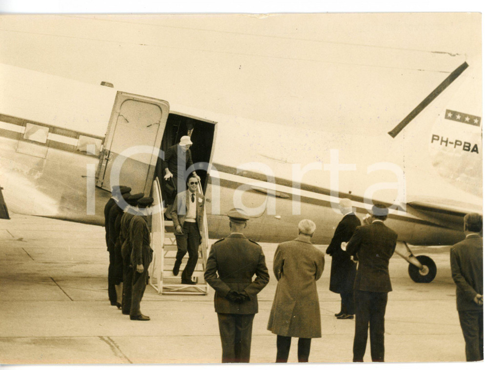 1953 TORINO Principe Bernhard VAN LIPPE-BIESTERFELD all'arrivo in aeroporto 