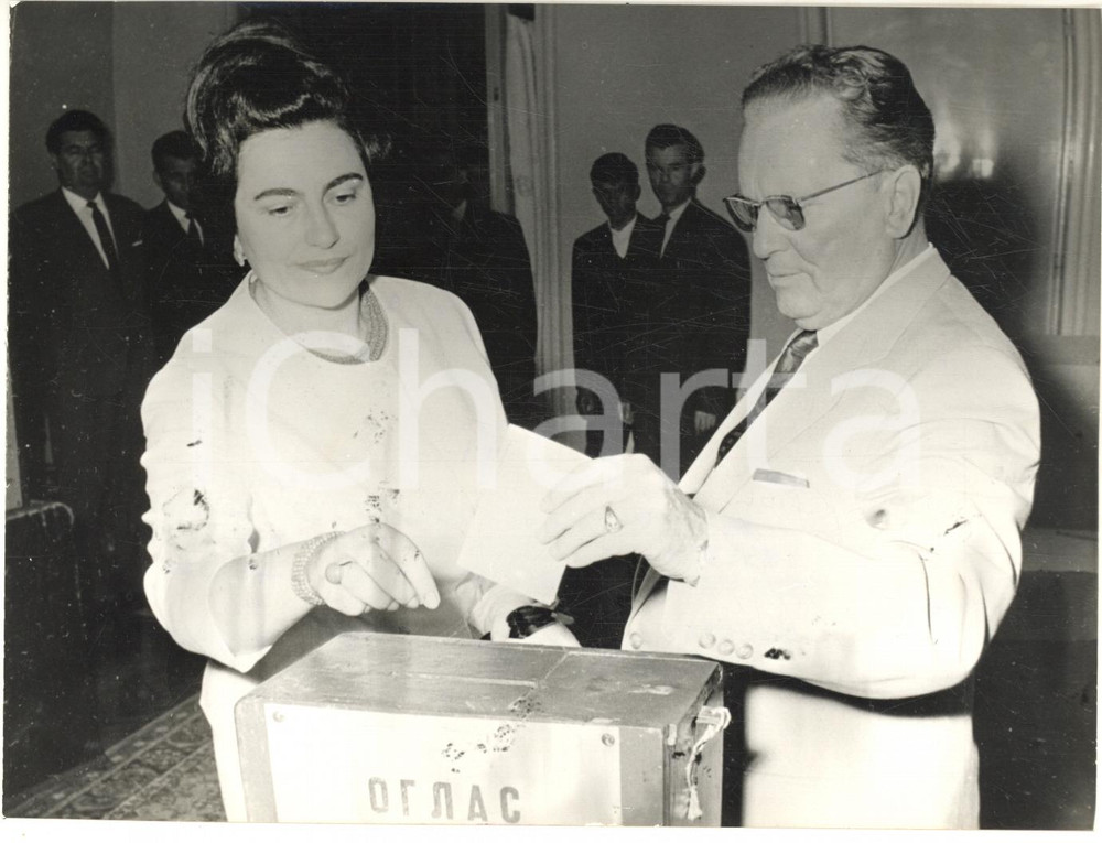 1963 BELGRADO Presidente Josip TITO alle urne con la moglie *Foto 18x13 cm