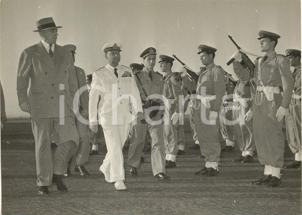1953 ROMA On. Gaetano MARTINO accoglie viceministro Roger M. KYES *Foto