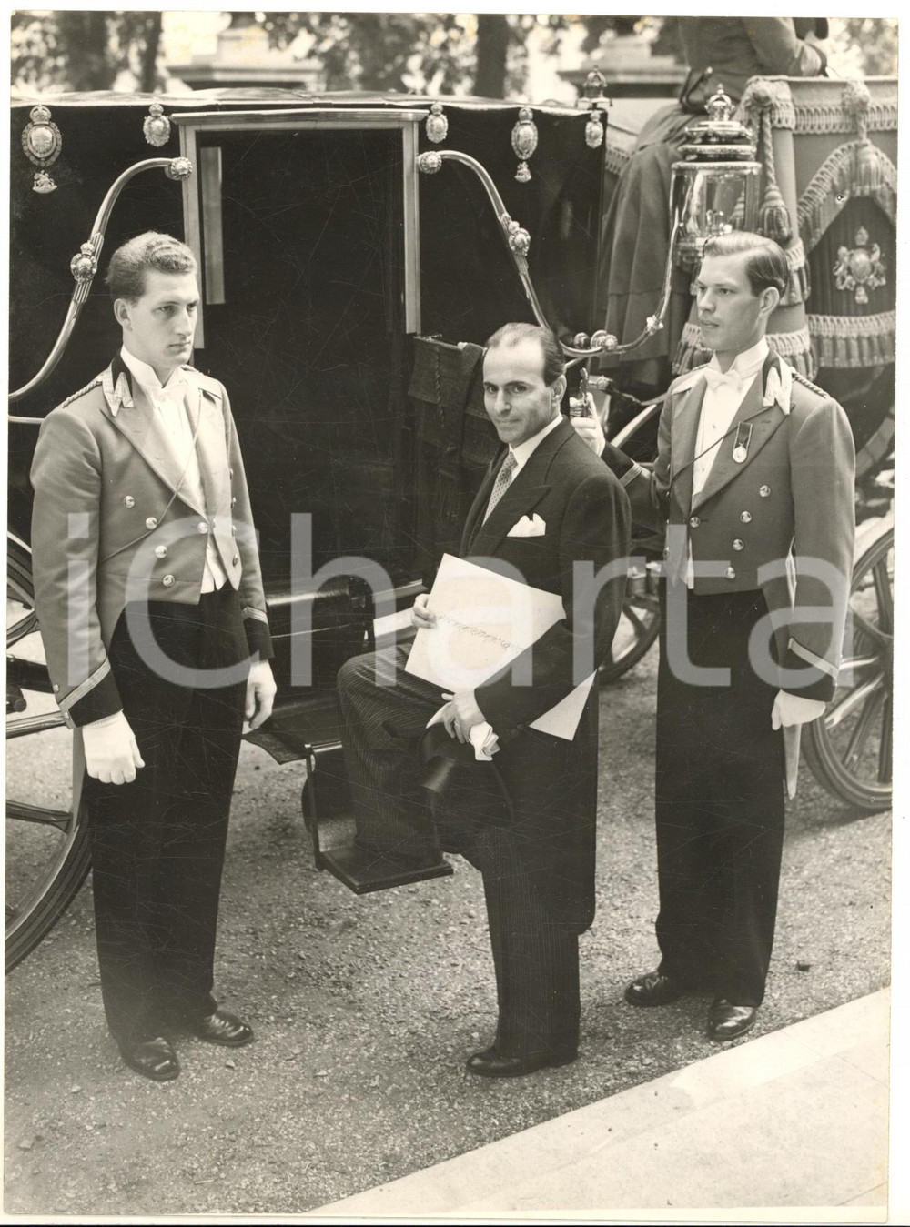 1954 LONDON New Jordan Ambassador Yousef HAIKAL going to Buckingham Palace