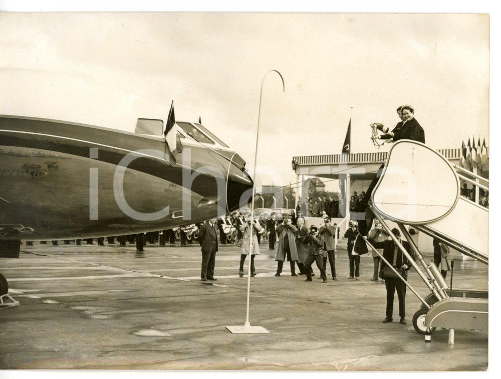 1959 TORINO Inaugurazione bimotore Sud Aviation CARAVELLE - Yvonne DE GAULLE Fotografia d'epoca con didascalia coeva.  CONDIZIONI: G FORMATO: 18x13 cm     originale e autentica 1