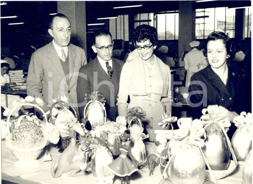 1958 FIERA DI MILANO Visita ambasciatore Bolivia presso Santa Sede - Stand MOTTA
