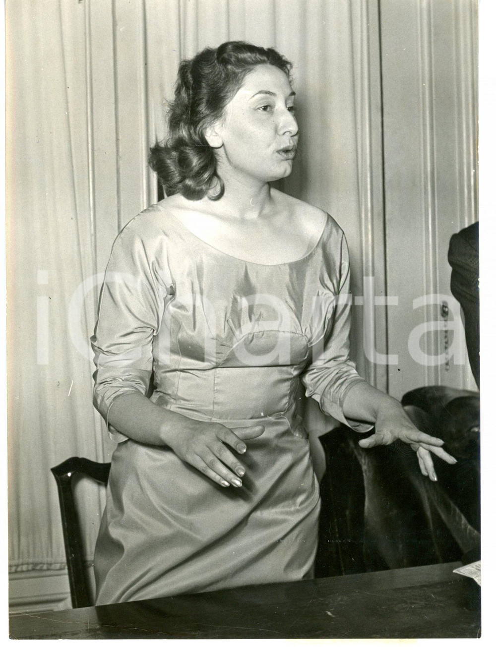 1956 ROMA Giovanna FERRARA "sceriffa" di LASCIA O RADDOPPIA in conferenza stampa