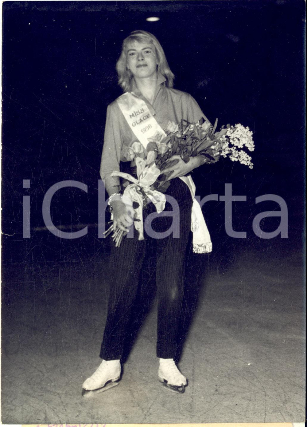1956 PARIS Patinoire ST-DIDIER GeneviÃ¨ve DIDRY "FÃ©e de la Glace 1956 " Photo  Fotografia d'epoca, con didascalia coeva.  CONDIZIONI: G (ma lieve sovraimpressione circolare) FORMATO: 13x18 cm     originale e autentica 1