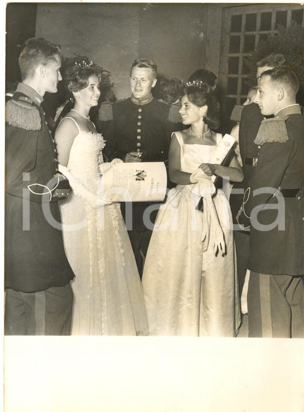 Fotografia d epoca originale 1960 VERSAILLES Bal du Grand SiÃ¨cle Elisabeth de LA TOUR D AUVERGNE Douce LOPEZ 1