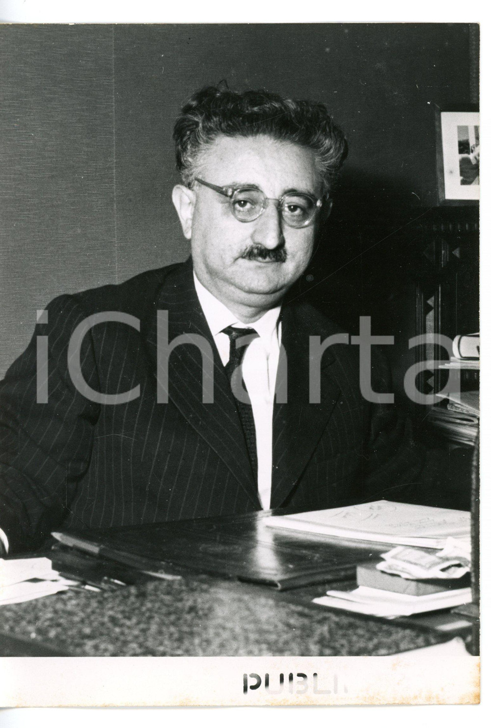 1955 ROMA Giovanni LEONE candidato alla presidenza della Camera *Foto 13x18 cm Fotografia d'epoca con didascalia coeva.  CONDIZIONI: FAIR (bassa qualit&agrave; di stampa; lievi difetti di stampa; lievi macchie al margine inferiore) FORMATO: 13x18 cm     originale e autentica 1