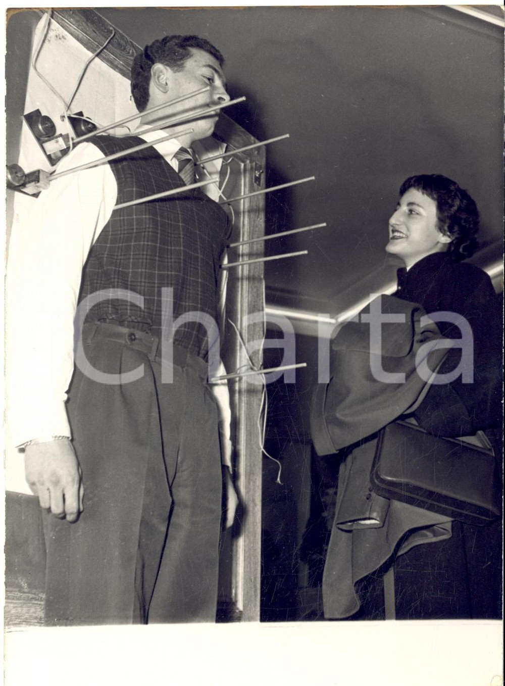 Fotografia d epoca originale 1955 ca PARIS OPERA Nouvel appareil Ã©lectromagnÃ©tique d un tailleur Photo 13x18 1