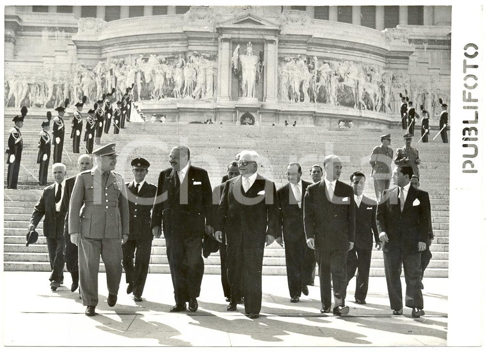 1954 ROMA Delegazione sudamericana rende omaggio alla tomba del MILITE IGNOTO
