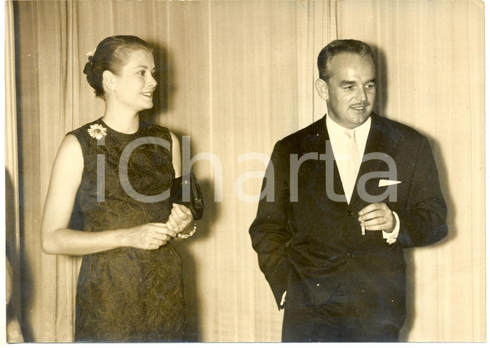 1957 ROMA - QUIRINALE Ranieri e Grace di Monaco a un ricevimento della Legazione