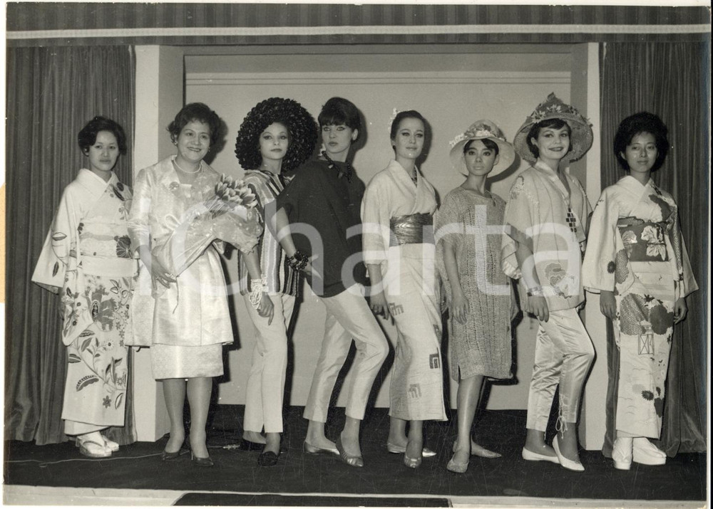 1961 PARIS Présentation MODE JAPAN avec mannequins de Tokyo *Photo 18x13