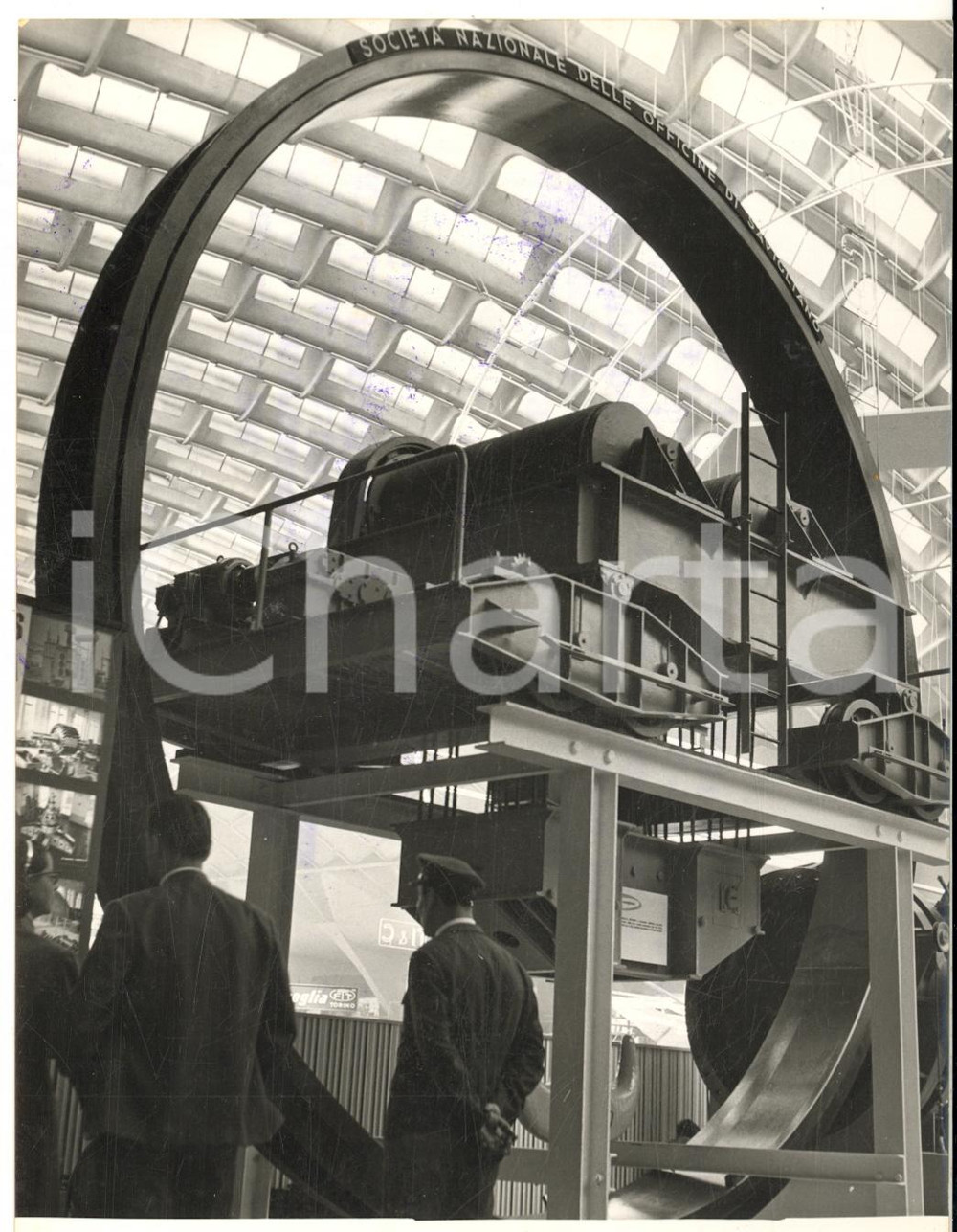 1956 TORINO Salone della Tecnica - Carrello industriale OFFICINE SAVIGLIANO Foto