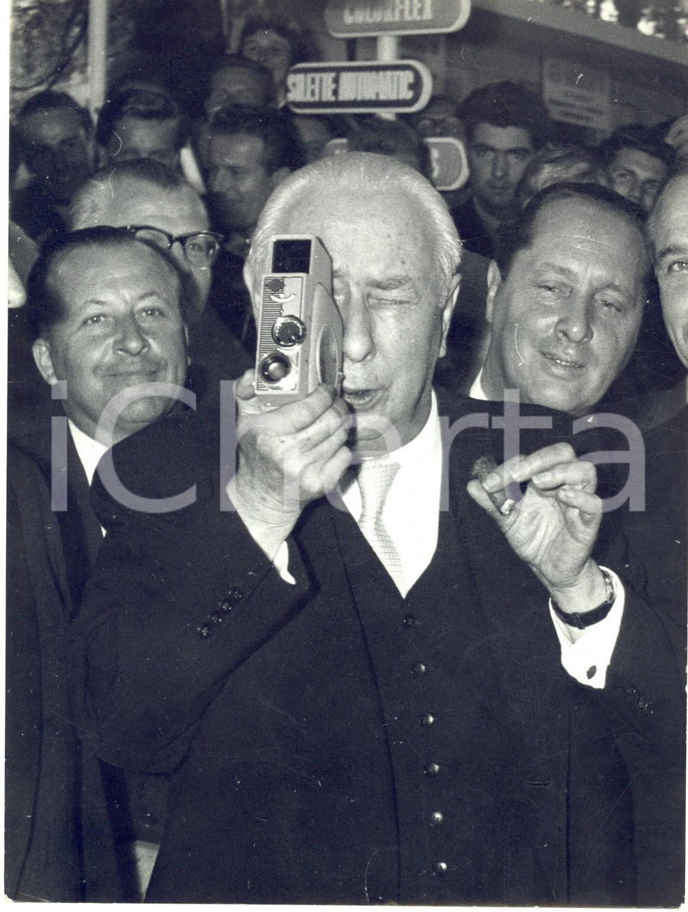 1955 ca COLONIA Theodor HEUSS inaugura la fiera PHOTOKINA - Foto 15x20 cm
