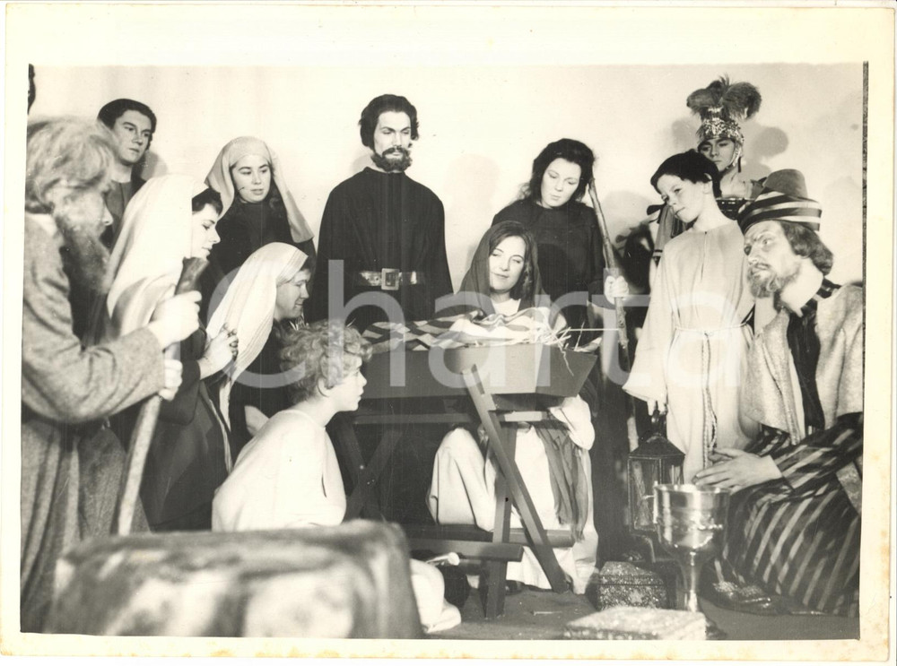 1961 AMSTERDAM Dutch Princesses take part in Nativity play - Photo 20x15 cm