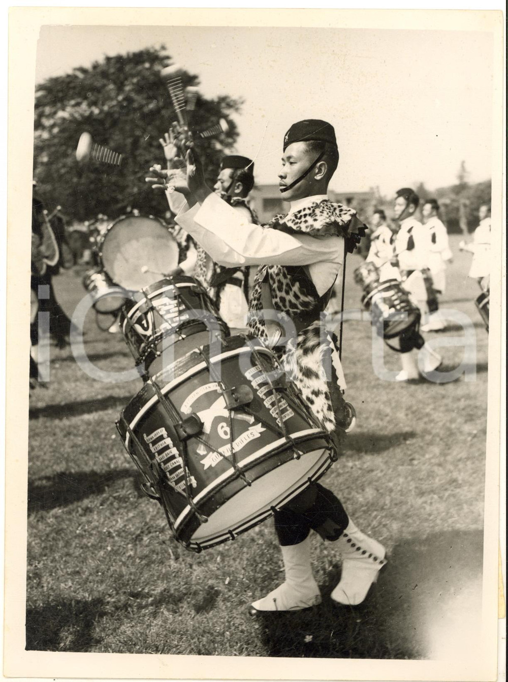 1953 IMBER COURT Ghurkas rehearsing for the Coronation Tattoo - Photo 15x20