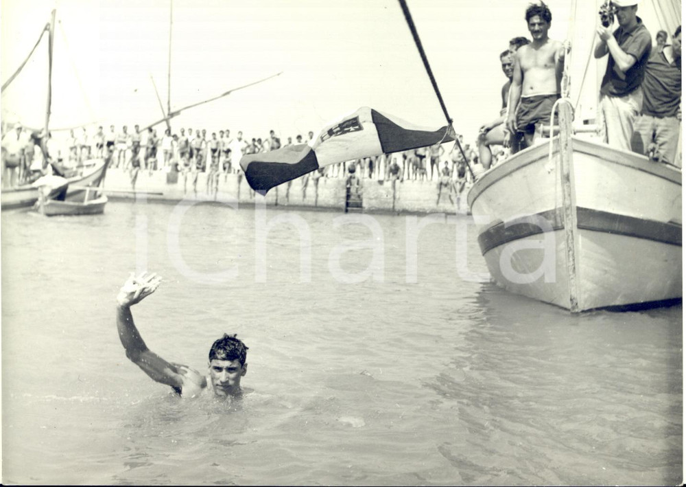 1955 ca Marina di RAVENNA Campionato NUOTO PINNATO - Vincenzo JOPPOLO vincitore