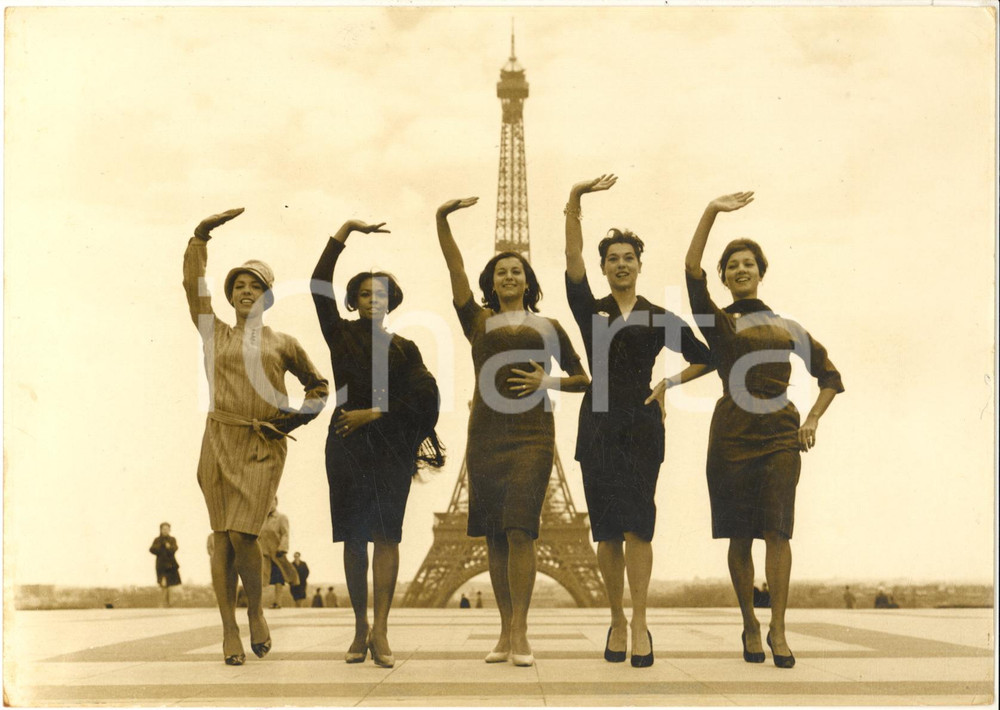 1961 PARIS TROCADERO Les danseuses de "West Side Story" - Photo 20x15 cm