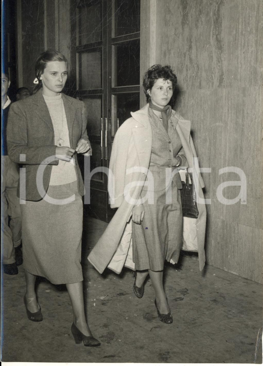 1955 PALERMO Lucia BOSE' e Delia SCALA in partenza per Parigi - Foto 13x18 cm