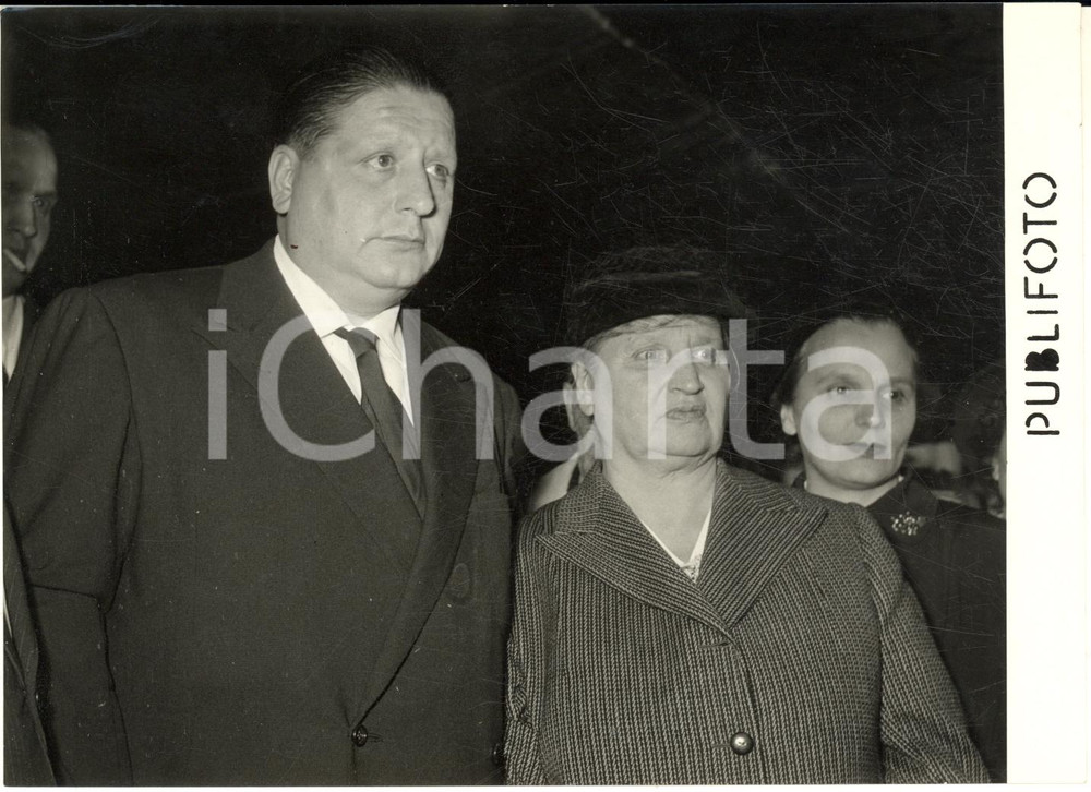1953 SALERNO La famiglia di Giovanni AMENDOLA allo scoprimento del monumento