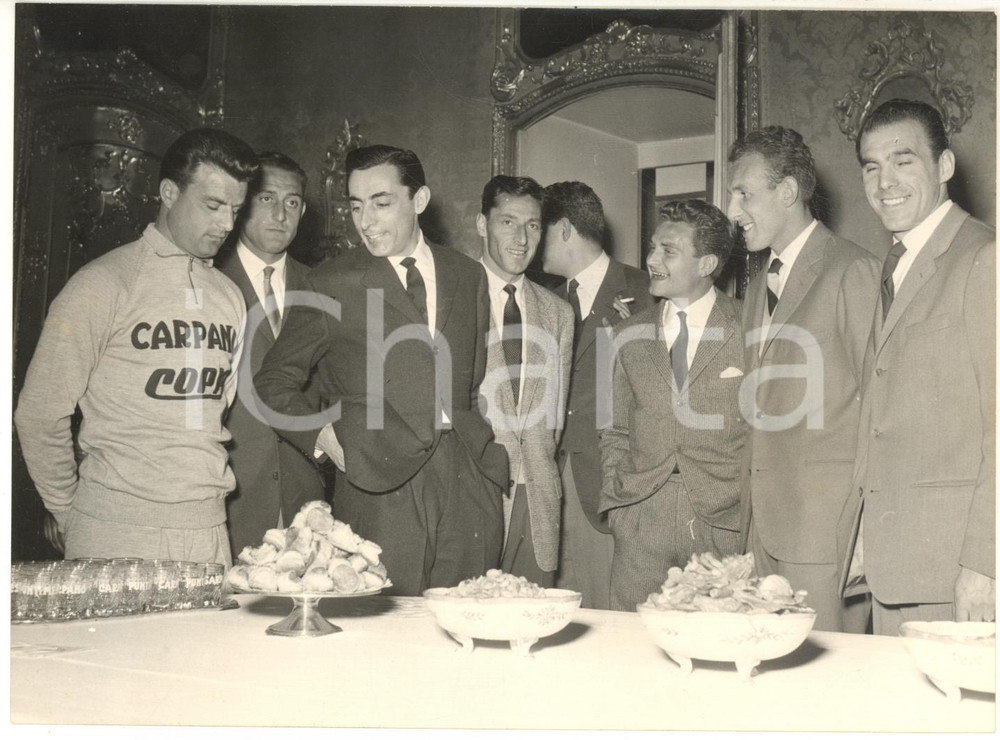1956 CICLISMO TORINO Fausto COPPI presenta la nuova squadra CARPANO-COPPI - Foto