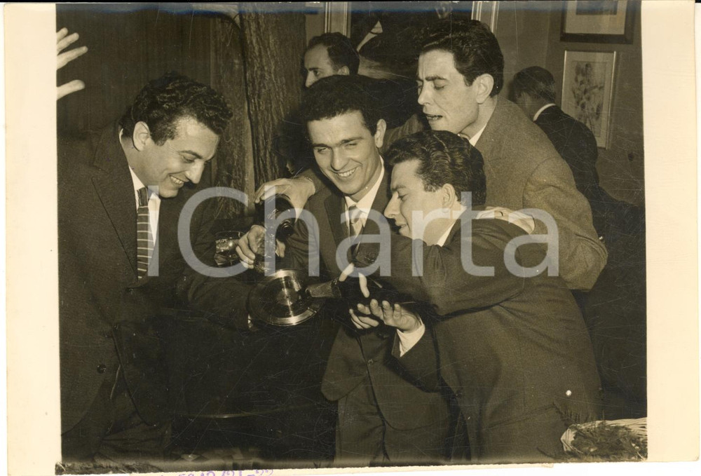 1960 ca PARIS Marino MARINI vende un milione di dischi - Festa con i musicisti