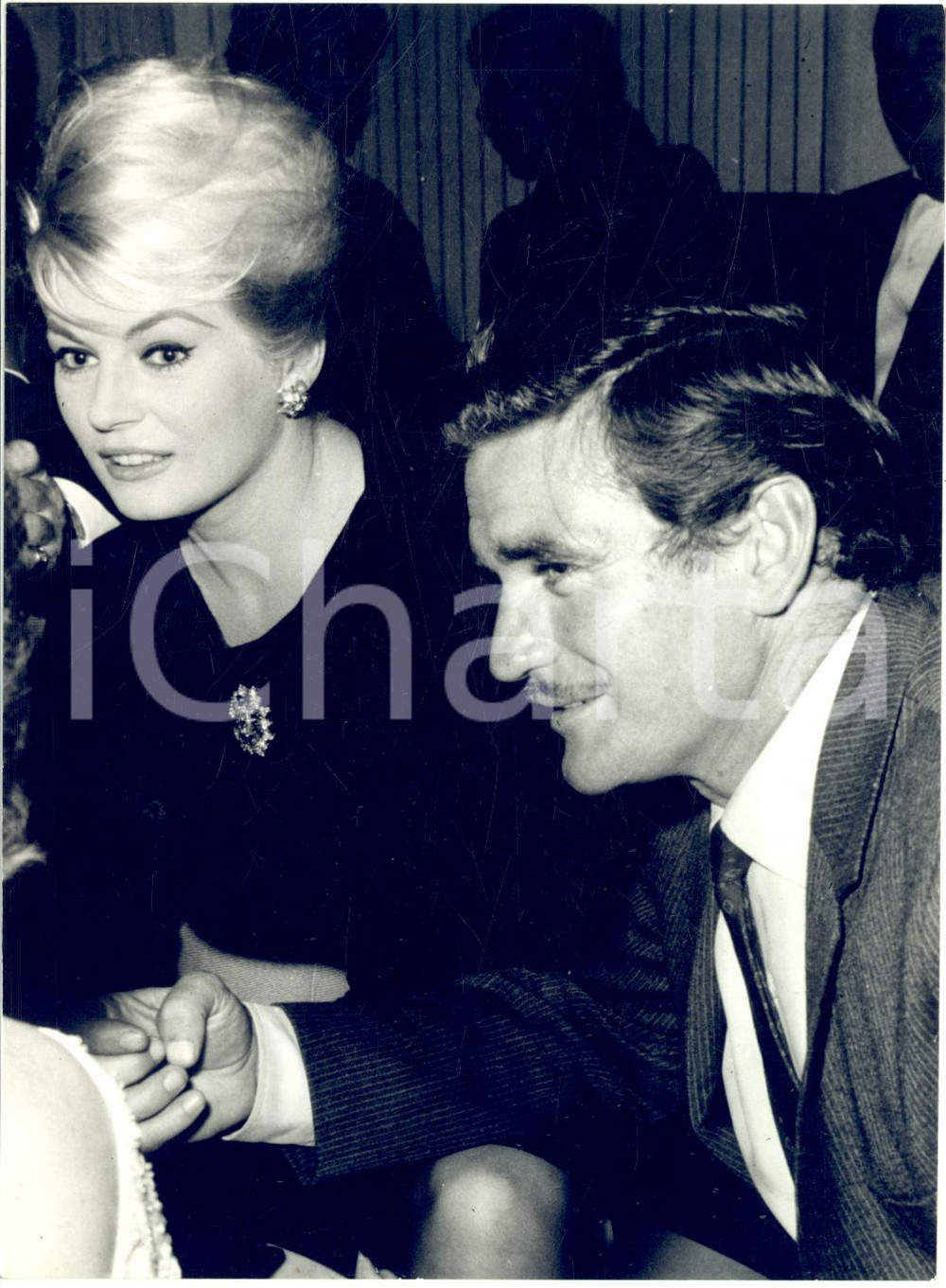 1962 ROMA Anita EKBERG e Rod TAYLOR in un locale notturno - Foto 13x18 cm