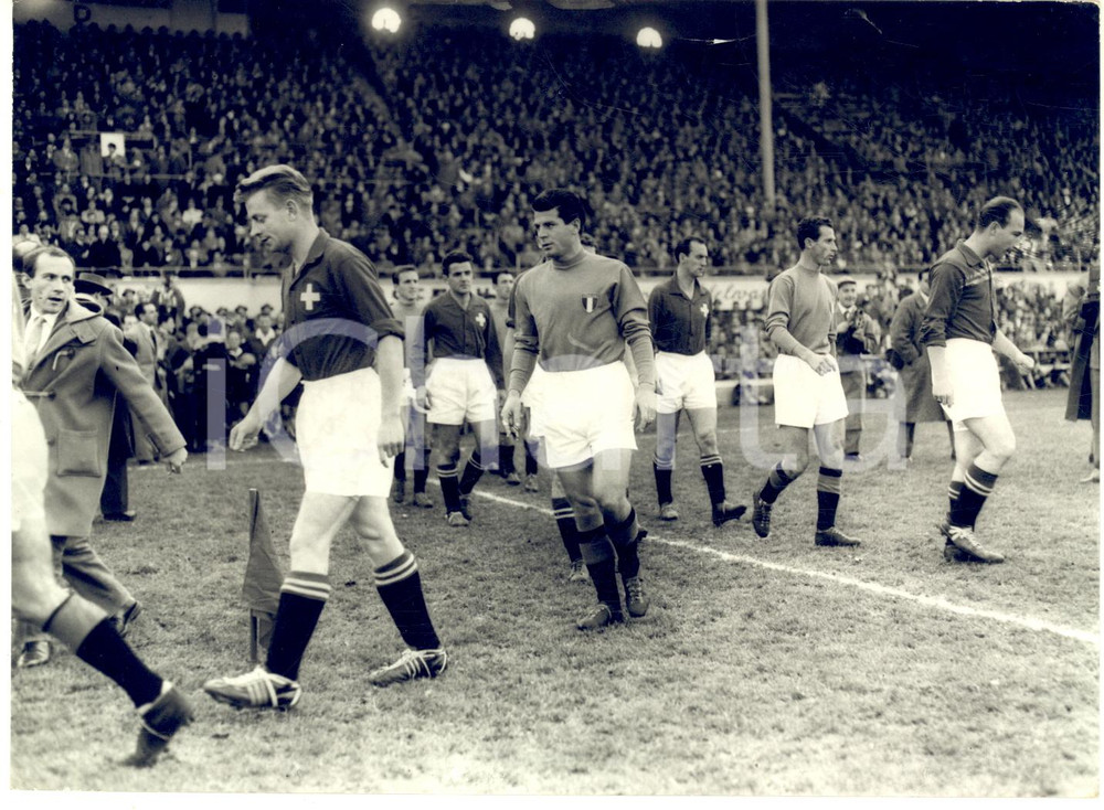 1956 CALCIO NAZIONALE BERNA Italia-Svizzera 1-1 - Entrata in campo *Foto 18x13
