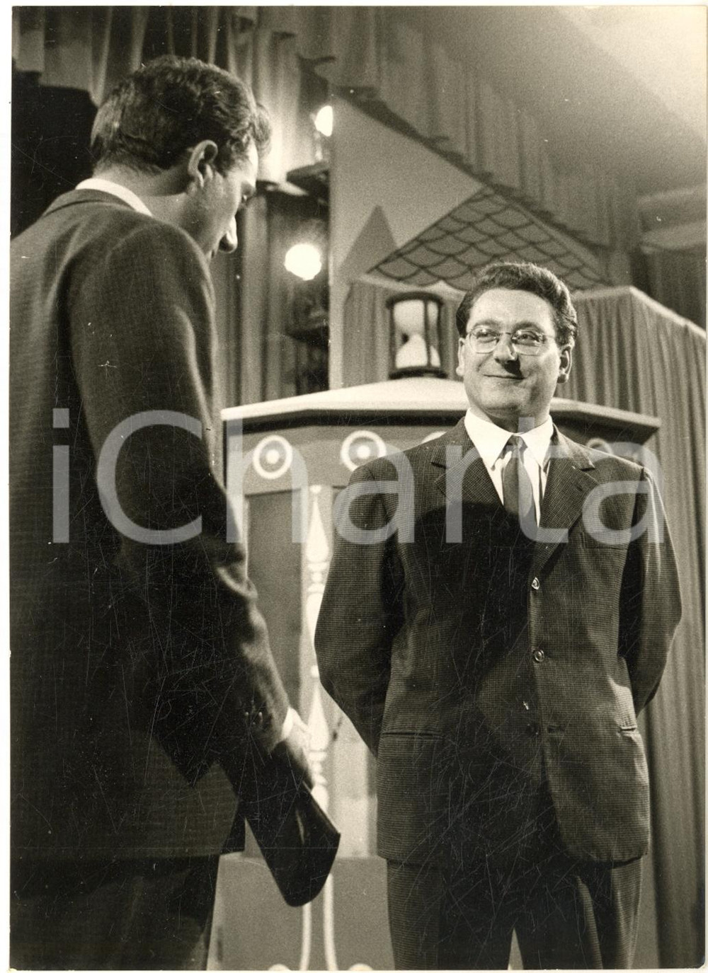 1957 LASCIA O RADDOPPIA? Mike BONGIORNO con il concorrente Partenio TOGNOLI
