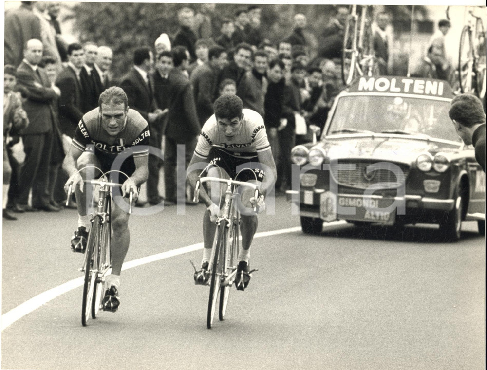 1967 CICLISMO TROFEO BARACCHI Rudi ALTIG e Felice GIMONDI in gara - Foto 24x18