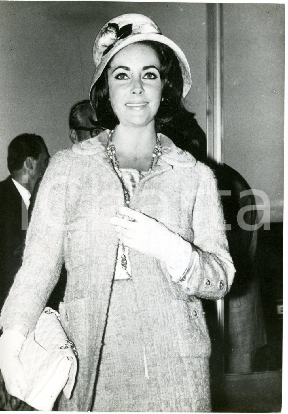 1962 PARIS Elizabeth TAYLOR arriva in stazione da sola *Foto 13x18 cm