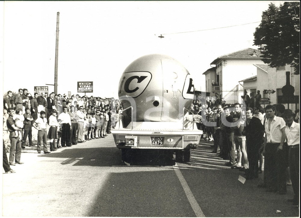 1967 CICLISMO GIRO D'ITALIA 3^ Tappa LA SPEZIA-PRATO - Furgoncino squadra BIC