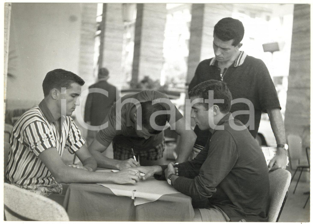 1960 CUNEO CALCIO Ritiro JUVENTUS - Giocatori Flavio EMOLI e Severino LOJODICE