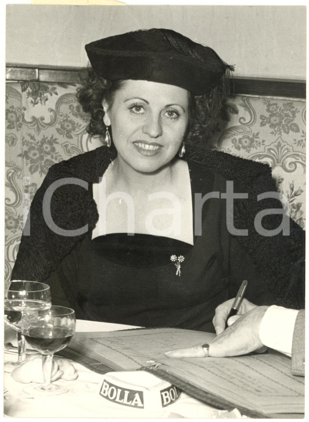 1950 ca (1954) LIRICA Ritratto della cantante Margherita CAROSIO al ristorante