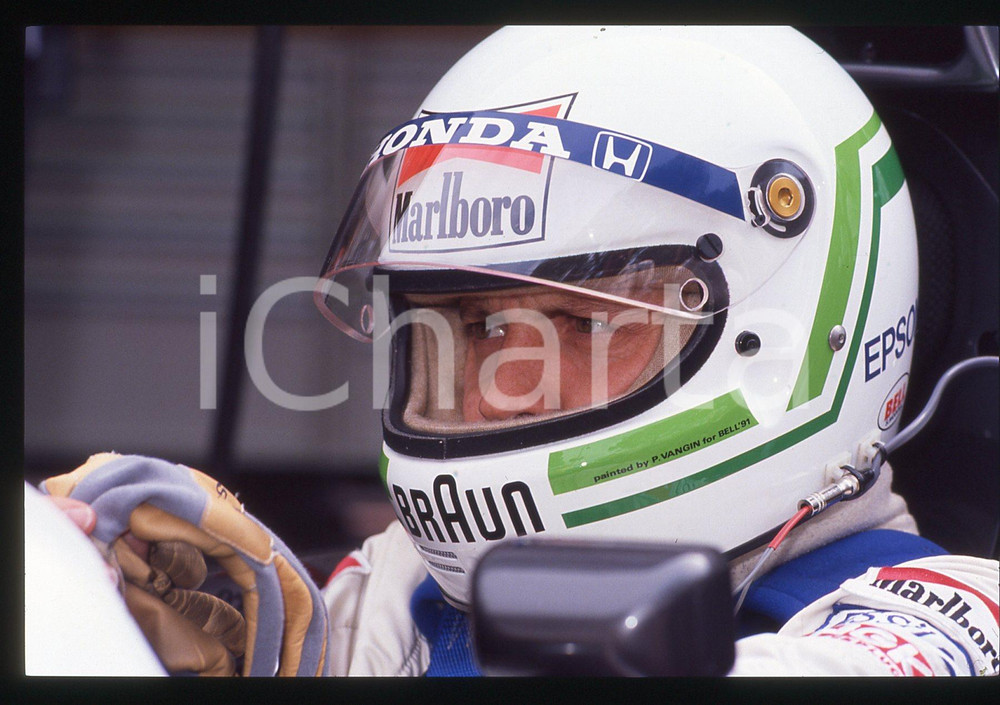 35mm vintage slide* 1991 FORMULA 1 - Stefano MODENA su TYRRELL 020 ai box (18)