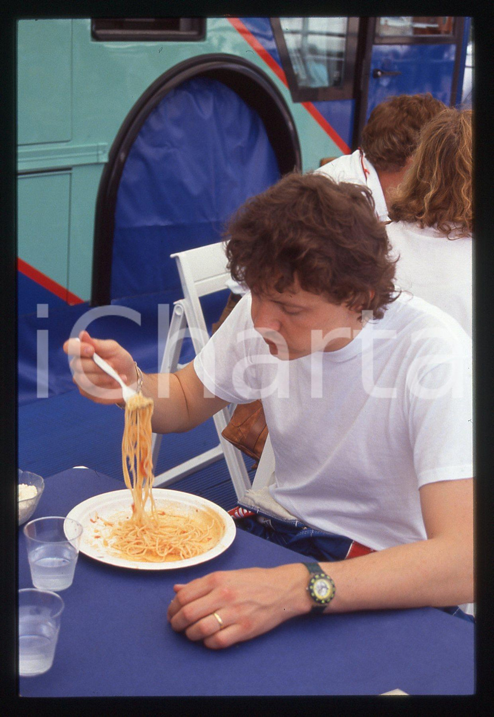 35mm vintage slide* 1991 FORMULA 1 - Stefano MODENA Scuderia TYRRELL a pranzo 2