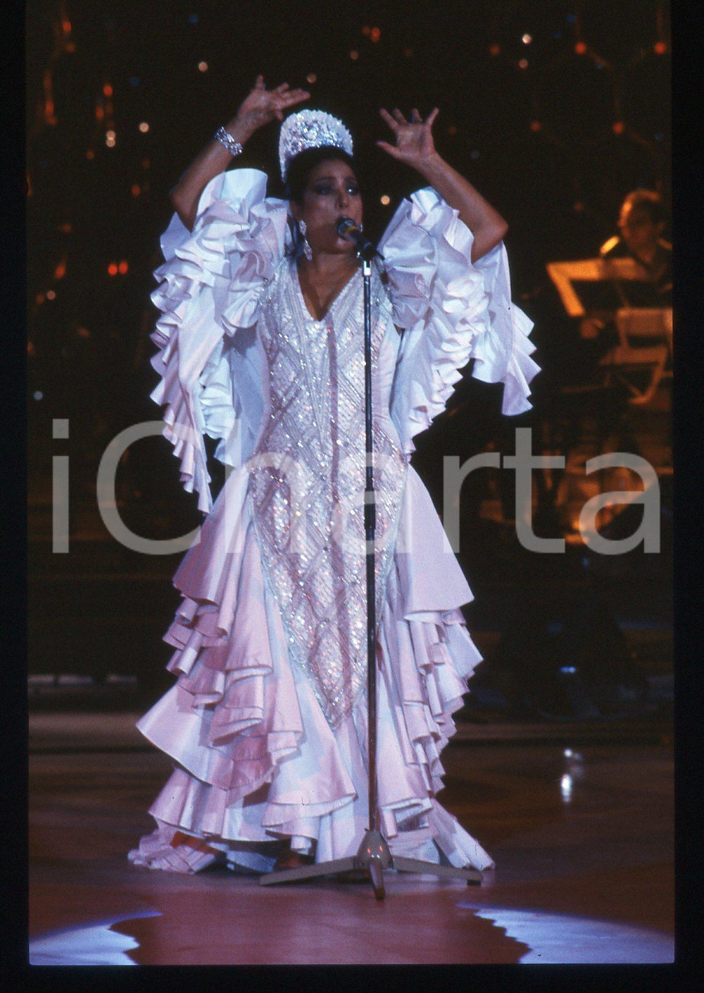 35mm vintage slide* 1988 CANALE 5 Lola FLORES canta al RAFFAELLA CARRÀ SHOW (3)