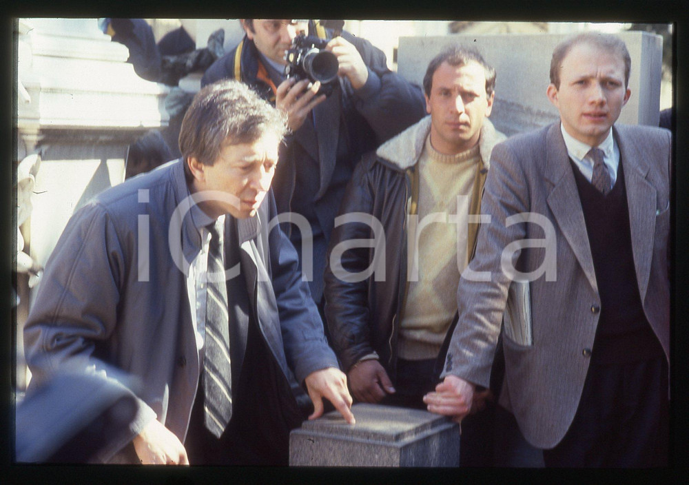 35mm vintage slide* 1986 MILANO Nino SINDONA al funerale di Michele SINDONA (2)