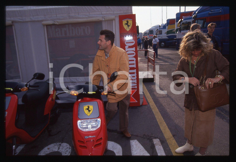 35mm vintage slide* 1994 GP SAN MARINO - Nicola e Barbara LARINI nel paddock (2)