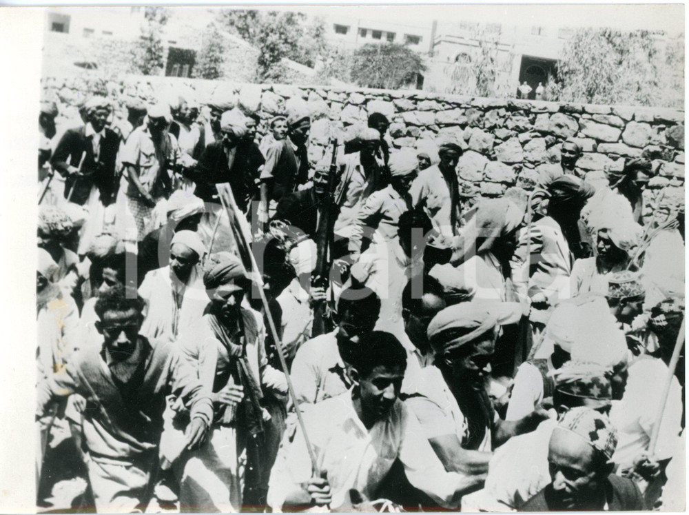 1962 ADEN Guerra Civile Yemen - Dimostranti durante discorso di Abdul RAHMAN